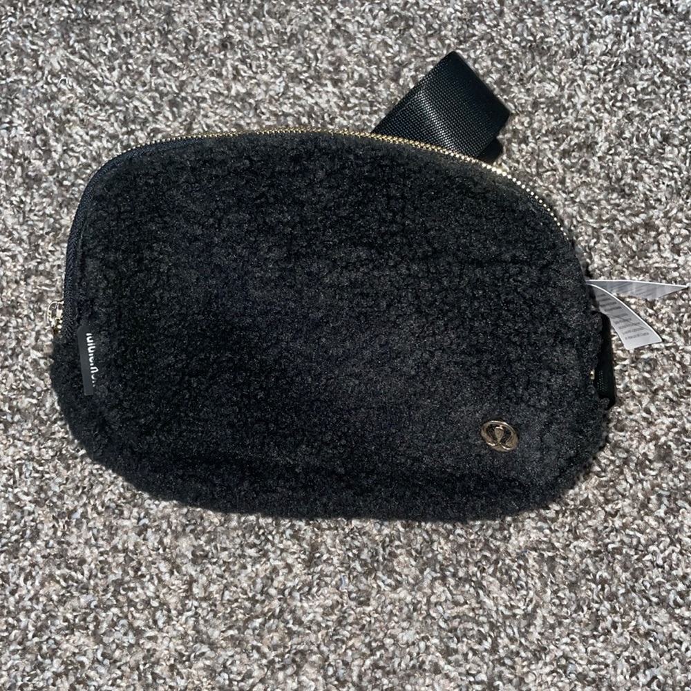 NWT Lululemon Fleece Everywhere Belt Bag
